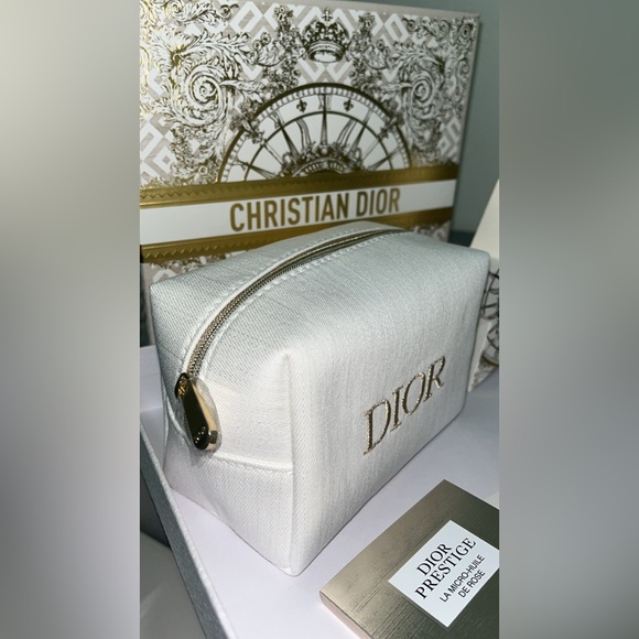 New, unused and Authentic Holiday edition Dior gift set - Picture 4 of 9